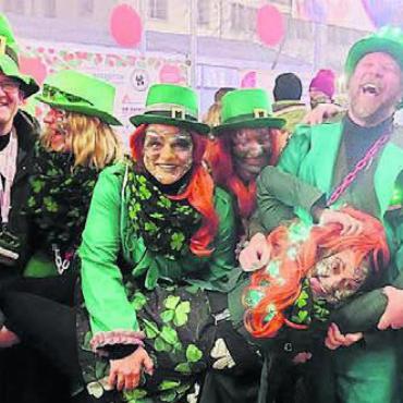 Wie auf der Grünen Insel - Die Kobolde der Fasnachtsgesellschaft organisieren eine Irish-Fasnacht. Bild: zg