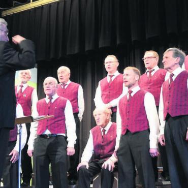 Gesang, Geselligkeit und Klassiker - Der Männerchor Benzenschwil – hier am Jahreskonzert – empfängt zum Sängertag. Bild: Archiv / Thomas Stöckli