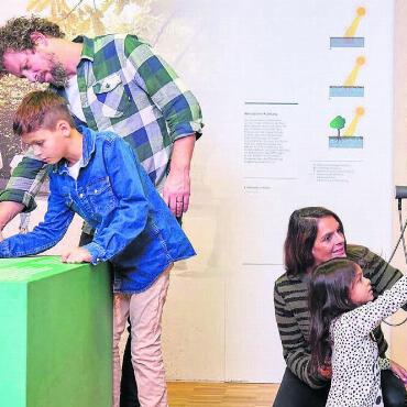 Für eine lebenswerte Zukunft - Die Sonderausstellung «Cool down Aargau» soll auch Familien ansprechen. Bild: naturama