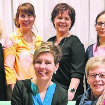 Mitgliederzahl steigt - Der Vorstand freut sich auf das kommende Vereinsjahr: Susanne Gumann, Luzia Fankhauser, Marion Burkart, Cornelia Schlatter (oben, von links) und Maya Waltenspühl, Daniela Andermatt, Agi Stierli (unten, von links). Bild: zg