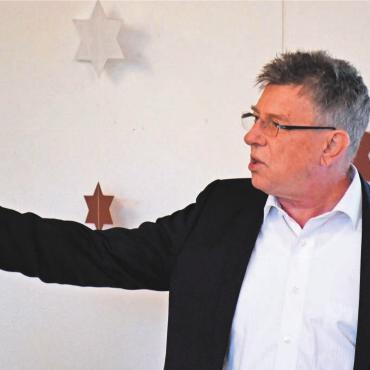 Grosses Wagnis eingegangen - Wenn er sich für ein Projekt einsetzt, dann zu 100 Prozent: Paul Huwiler hat immer daran geglaubt, dass die Sanierung des Chappelehofs gelingt. Um das Ziel zu erreichen, ging er auch in schwierigen Zeiten stets voran Bild: Archiv