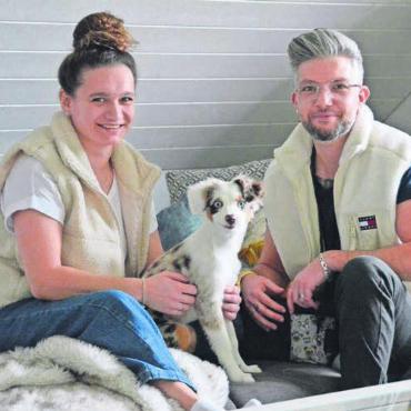 Für ein Leben in Freiheit - Im ländlichen Idyll fühlen sie sich wohl: In Uezwil haben Pasquale, Francesca und Hündin Asta ein neues Zuhause gefunden. «Wir lieben es, es ist wunderschön hier.»
