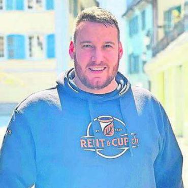 Der Pirat wird zum Gladiator - Der Bremgarter führt mit seinem Vater das Unternehmen «Rent a Cup». Wegen der Arbeit konnte er nicht in die ELF wechseln – vorerst.