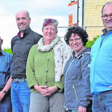 Wichtige Ergänzung - Dass Taxito im Oberfreiamt auf Interesse stösst, freut die Initianten (von links): Pius Engel (Abtwil), Kevin Vaes (Merenschwand), Hanna Hoenig (Mühlau), Marlis Villiger (Auw) und Theo Kern (Dietwil). Bild: Celeste Blanc