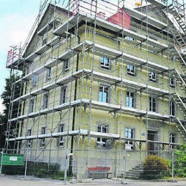 Alles verläuft nach Plan - Das sanierte Wietlisbach-Schulhaus kann Ende Jahr von den Tagesstrukturen und der Schulverwaltung bezogen werden.