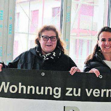 Abschluss eines langen Projekts - Judith Berger (links) und Yvonne Lauber bewirtschaften die Wohnüberbauung und freuen sich, morgen Samstag drei Musterwohnungen Interessierten zu zeigen.