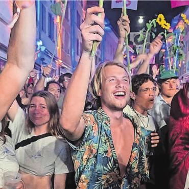Zurück auf der Agenda - Im Publikum fanden sich ganz viele lachende Gesichter. Bilder: Marco Huwyler (4), zg (1)