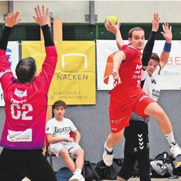 Seetal fordert Muri - Flügelspieler Daniel Lang beim Abschluss. Bild: tvm