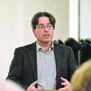 Neue Perspektiven einnehmen - Peter Niederhäuser gibt an der Vernissage Einblick in die Forschungsergebnisse.
