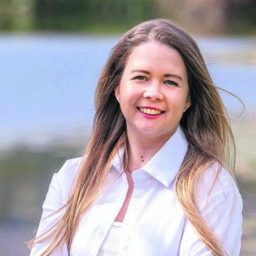 Im Dorf angekommen - Nina Haas wohnt zwar erst seit Kurzem (wieder) in Niederwil, sie konnte sich aber durch ihr Engagement schon ein grosses Umfeld aufbauen. Bild: zg
