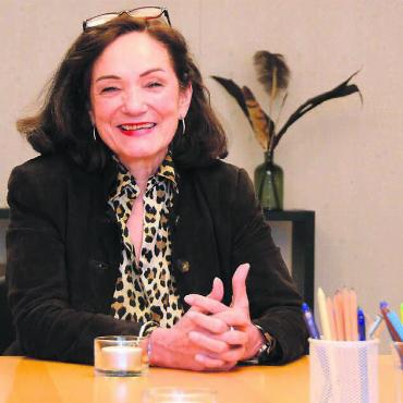 Vom Leben der anderen - Den Menschen zuhören ist Monique Vogts Stärke. «Ob 5 oder 50 Seiten – ich schreibe so lange, wie jemand erzählt.» Bild: Celeste Blanc