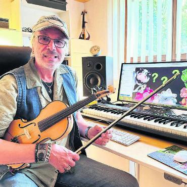 «Schockstarre» und «12 Punkte» - «Musik klingt in die Welt hinaus». Mit diesem Song nahm Egon Egemann aus Wohlen 1990 am ESC in Zagreb teil und holte den 11. Rang. «Ein einmaliges Erlebnis», sagt der Musiker heute. Bild: spr
