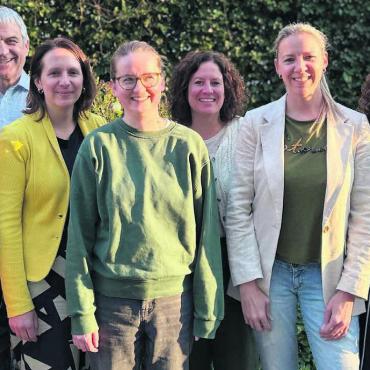 Begegnung und kreativer Spielraum - Das OK hofft auf einen perfekten Sommerabend für die zweite «Usestuehlete» in Muri am 13. Juni. Bilder: zg/Archiv