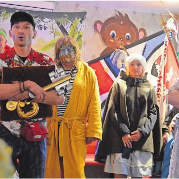 Erneut die schönste Fasnacht - Zufriedene Schultheissen und Stadträte, von links: Daniela Schweizer, Kurt Küng, René Neiger, Willi Staubli, Andrea Maiolo, Katja Fahler. Bilder: Annemarie Keusch