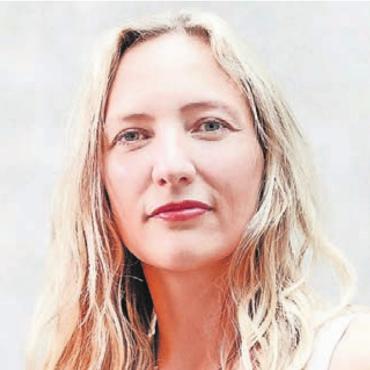«Bücher beflügeln die Fantasie» - Hat bis zur Dernière vom 7. September viel um die Ohren: «Biber»-Präsidentin Tine Schafhauser Bild: zg