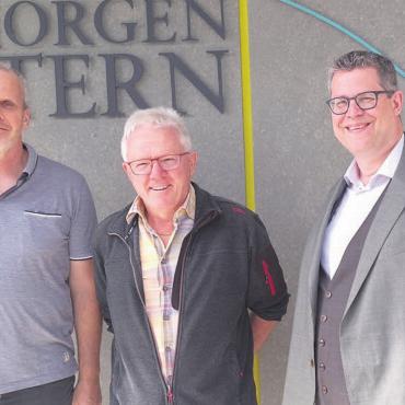 Auswirkungen noch ungewiss - Der Gesamtleiter Hansruedi Luginbühl (links) mit Gönnervereinspräsident Peter Siegenthaler (Mitte) und Stiftungsratspräsident Thomas Hoffmann. Bild: zg