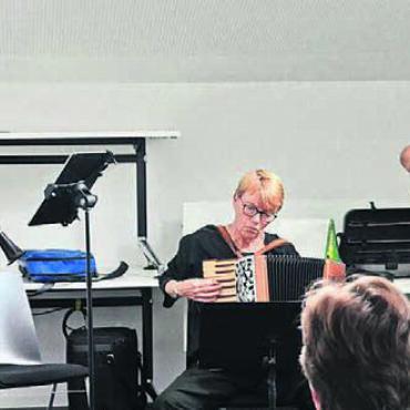Ort der Begegnung - Das Trio Trello lässt das Publikum mitentscheiden, was gespielt wird.