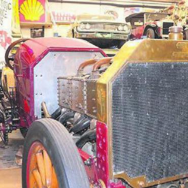 Herz für rollende Kulturgüter - Der Dufaux-Rennwagen von 1905 soll mit seinem 12,7-Liter-Motor bis zu 150 km/h erreicht haben.