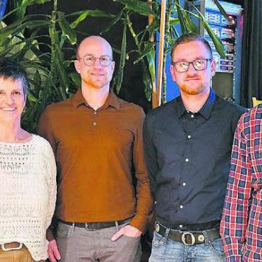 Nächste Generation ist am Ruder - Der neue Genossenschaftsvorstand: Stellvertretender Brunnenmeister Stefan Huber, Aktuarin Trudy Strebel, Präsident Mathias Müller, Brunnenmeister Stefan Amhof, Vizepräsident Marcel Lötscher und Kassierin Petra Heldstab (von links).