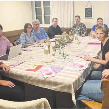 Freiwillige gesucht - Die Mitglieder der Ludothek an ihrer Generalversammlung. Bild: zg