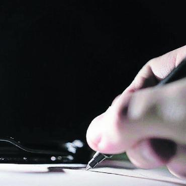 «Die Bank ist selber schuld» - Über zwei Jahre hat der Hauptangeklagte in mehreren Fällen Dokumente von Personen aus seinem Umfeld für Objektkreditverträge missbraucht und deren Unterschrift gefälscht. Bild: pixabay.com