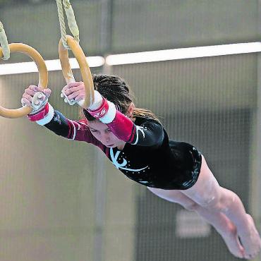 Über 1000 Athleten in Aktion - Schaukelringe ist eine der verschiedenen Disziplinen, in denen am kommenden Wochenende in der Hofmattenhalle um die Aargauer Mannschaftsmeistertitel im Geräteturnen gekämpft wird. Bild: zg