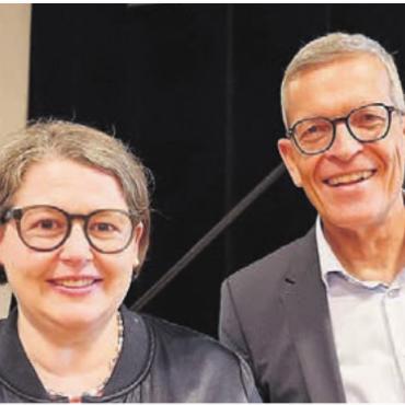 Wie in die Zukunft gehen - Die Präsidentin der Projektgruppe und des Zweckverbands Pastoralraum Oberes Freiamt, Tatjana Hofmann, und Berater Hans Lichtsteiner führten umsichtig durch den Abend.