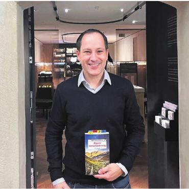 Klammen Fingern zum Trotz - Der Autor zeigt seinen neusten Krimi: Martin Rüfenacht mit «Alpenverschwörung».
