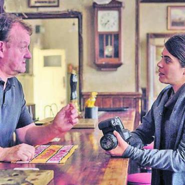 Grosse Namen zum Jahresauftakt - Der Pub-Wirt und die junge Syrerin Yara entwickeln eine Freundschaft in «The Old Oak». Bild: zg