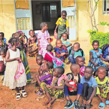Ein Projekt nach dem andern - Erster Schultag des neuen Schuljahres. Über 500 Kinder besuchen in den Centres St. Benoît und St. Georges die Schule. Bild: zg