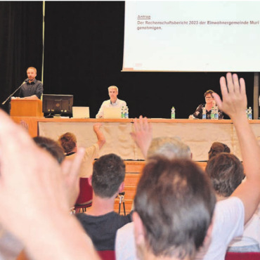Steuerfuss von erstem Schritt - Ob das Budget mit einem Steuerfuss von 106 Prozent Zustimmung findet, wird sich an der Gmeind zeigen. Bild: Archiv