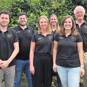 Dorfverein mit grossen Zielen - Im Amt bestätigt, der Vorstand des TV Muri Handball, von links: Tobias Wipf, Yorick Kaufmann, Marco Nietlispach, Lucia Schroth, Silvia Gsell, Corina Strebel, Felix Kleiner, Res Käppeli – es fehlt Simon Strebel. Bild: zg