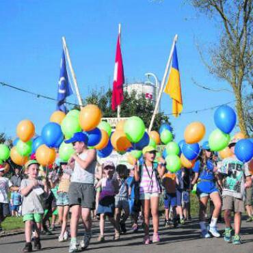 Noch mehr Kitt ins Dorf bringen - Den Kindern will das OK wie 2016 wieder einiges bieten. Bild: zg