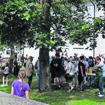Weil Gemeinschaft wichtig ist - Der Grossandrang am Kirchenfest in Bettwil mit vielen Begegnungen ist in lebendiger Erinnerung.