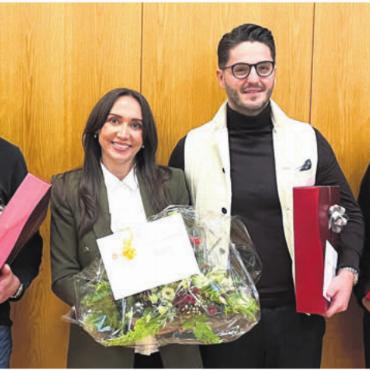 Immer noch nicht alles bereinigt - Sie wurden mit Applaus und einem Geschenk verabschiedet (von links): Markus Meyer, Feuerwehrvorstand/Vizekommandant; Klaudia Nikollbibaj, Einbürgerungskommission; Valentin Nikollbibaj, Finanzkommission; Doris Duss, Einbürgerungskommission.