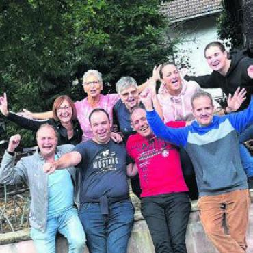 Bestens vorbereitet für Premiere - Die Theatercrew genoss das Wochenende in Todtmoos. Bild: zg
