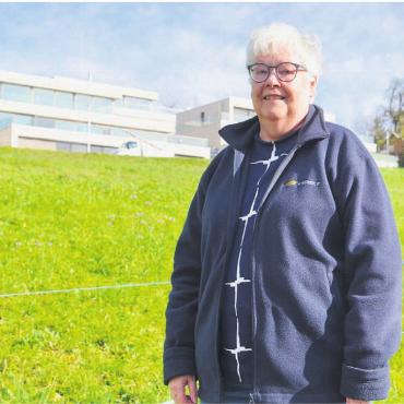 Zweites Standbein schaffen - «Filetstück» oberhalb des Friedhofs: Myriam Bürgisser hat das Potenzial der Parzelle «Rebberg» erkannt. Bilder: Thomas Stöckli