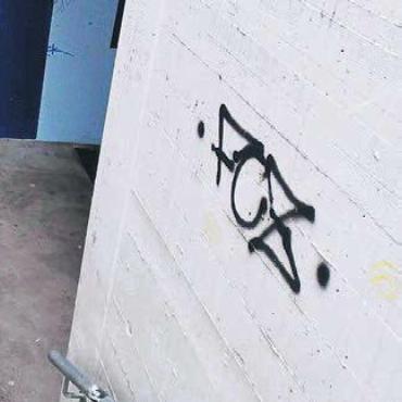 Kämpfen gegen das «FCZ»-Übel - Auch sonst sind FCZ-Schmierereien und -Kleber überall in der Stadt anzutreffen.