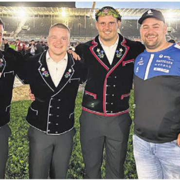 «Ich habe den König» - Die Freiämter Schwinger am ESAF in Mollis, von links: Philip und Pascal Joho, Joel Strebel und Lukas Döbeli. Es fehlt: Jonas Wüthrich. Bilder: Stefan Sprenger