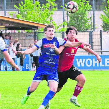 Das Gerüst steht - Gentrim Uka (links) ist erst eine Saison wieder beim FC Wohlen und verlässt den Verein schon wieder. Bild: Archiv/jl