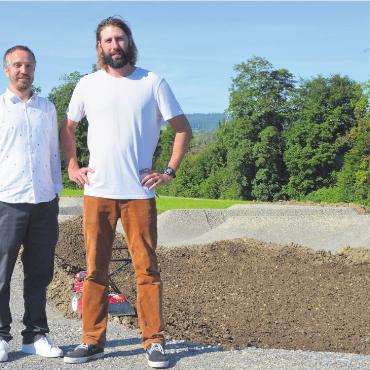Mit ganz viel Herzblut - Die Vorfreude bei den Co-Projektleitern Hans-Peter Budmiger (links) und Chris Räber ist gross. Bild: ake