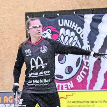 Baltische Torgarantin - Weiss auf dem Platz, wo es langgeht: Anna Ankudinova.