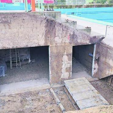 Mehr Wasser als im Sommer - Ein zweiter Notausgang musste gebaut werden.