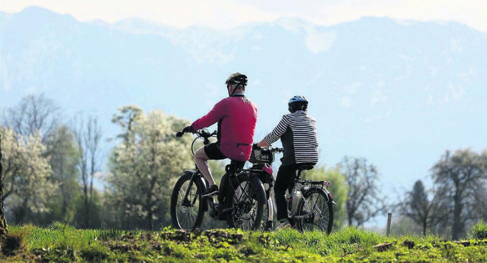 Die E-Bikes am Bahnhof Bremgarten sind bei schönem Wetter heiss begehrt. Bild: pixabay