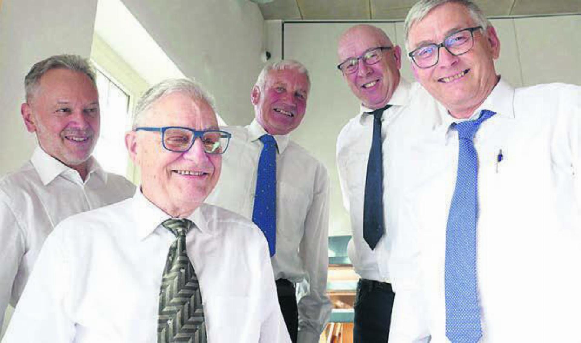 Der Veteranen-Vorstand (von links) mit Kassier Josef Keusch, Aktuar Roman Abt, Karl Strebel, Elmar Müller und Präsident Ronni Hilfiker. Bild: zg