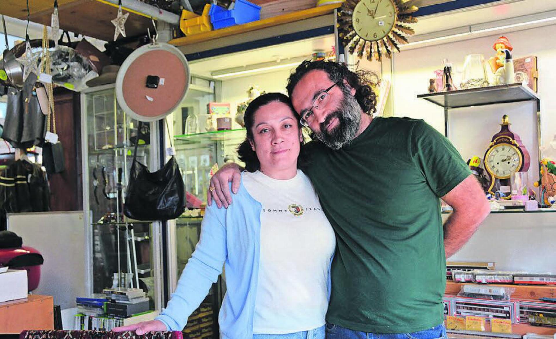 «Im Frühjahr erhalten wir mehr Ware», sagen Fatos und Teo Keles von der Brocki-Boutique «Roselis Lädeli» in Anglikon. Bild: Sabrina Salm - Das Bild wird blockiert. – Möglicherweise durch einen aktiven Adblocker.