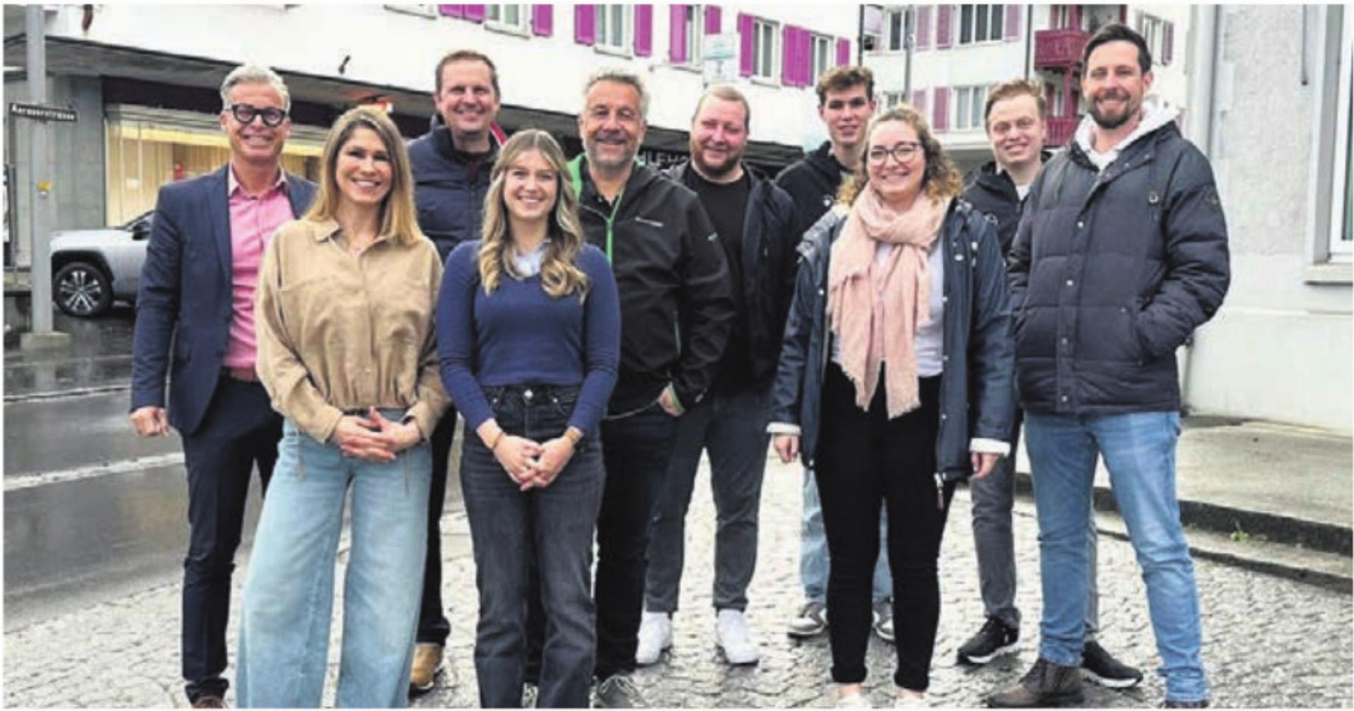 Das OK, von links: Pius Vogel, Fabienne Isenegger, Thomas Huber, Sereina Vogel, Reto Krebs, Cedric Arnold, Tim Sterba, Jasmin Arnold, Lukas Vogt und Stefan Karrer.    Bild: zg - Das Bild wird blockiert. – Möglicherweise durch einen aktiven Adblocker.