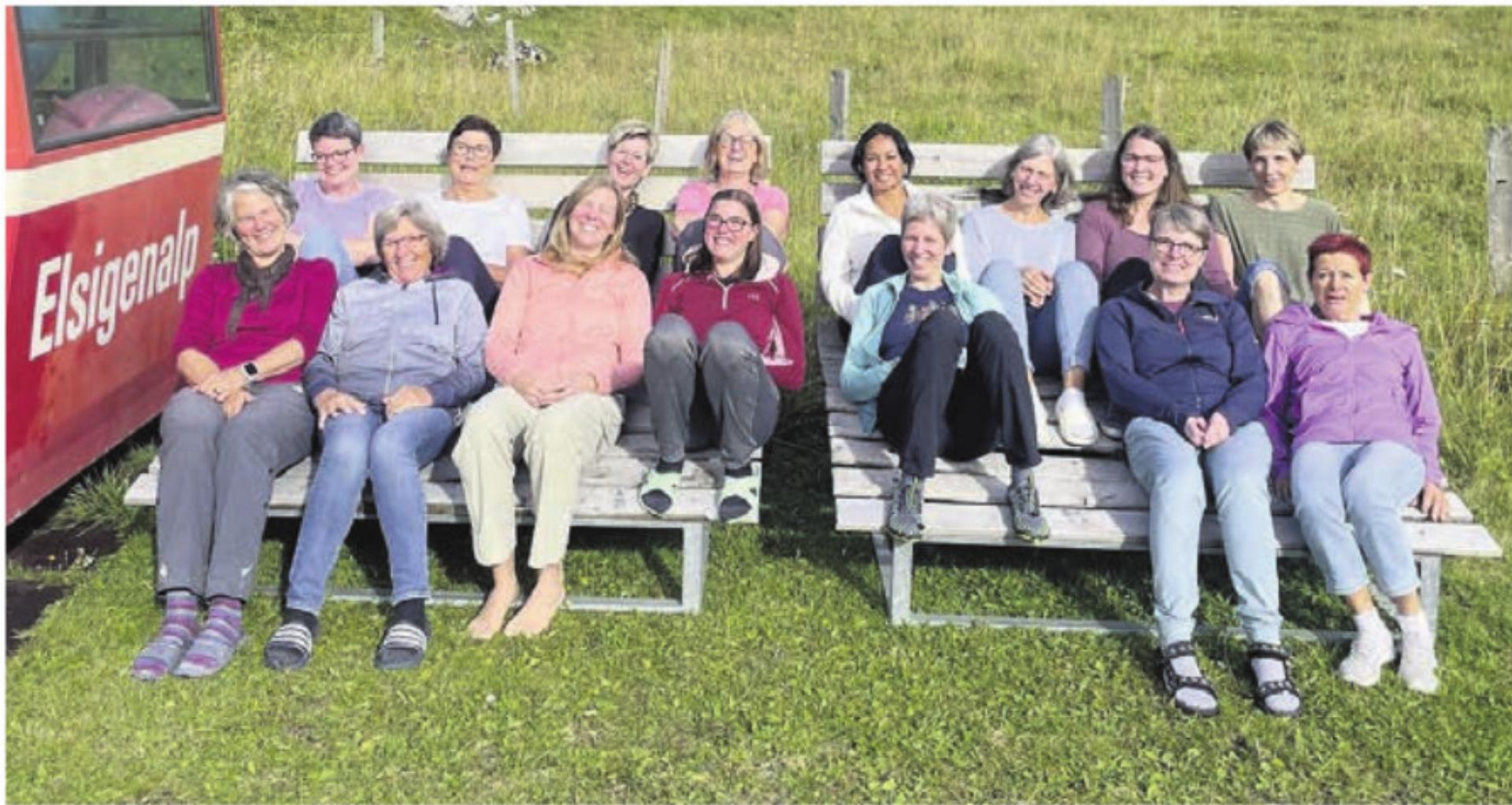 Gruppenbild der Murianer Turnerinnen im Berner Oberland. Bild: zg - Das Bild wird blockiert. – Möglicherweise durch einen aktiven Adblocker.