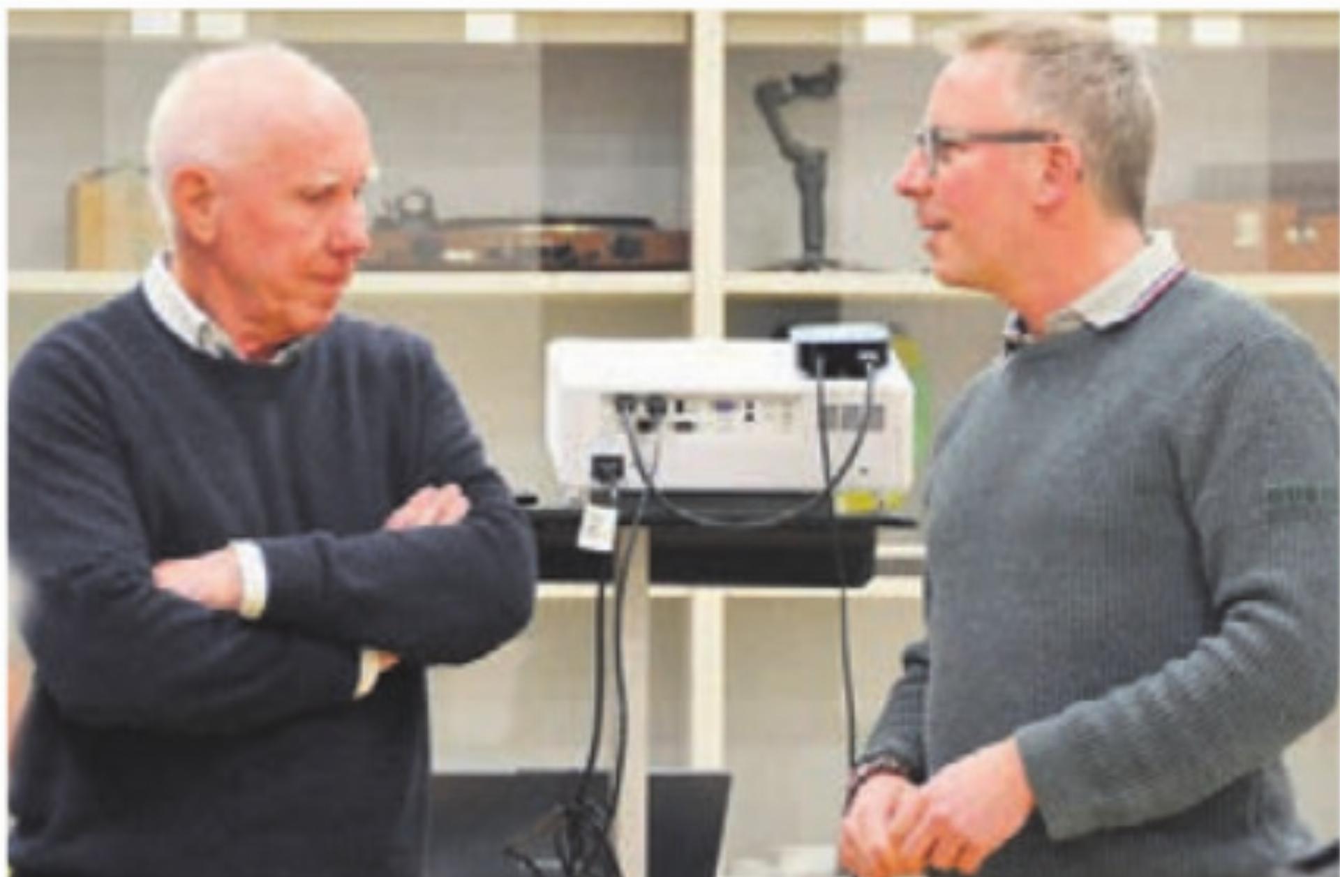 Vorstandspräsident Marcel Signer (links) wurde durch seinen Nachfolger Chrigi Meier verabschiedet. Bild: rwi - Das Bild wird blockiert. – Möglicherweise durch einen aktiven Adblocker.