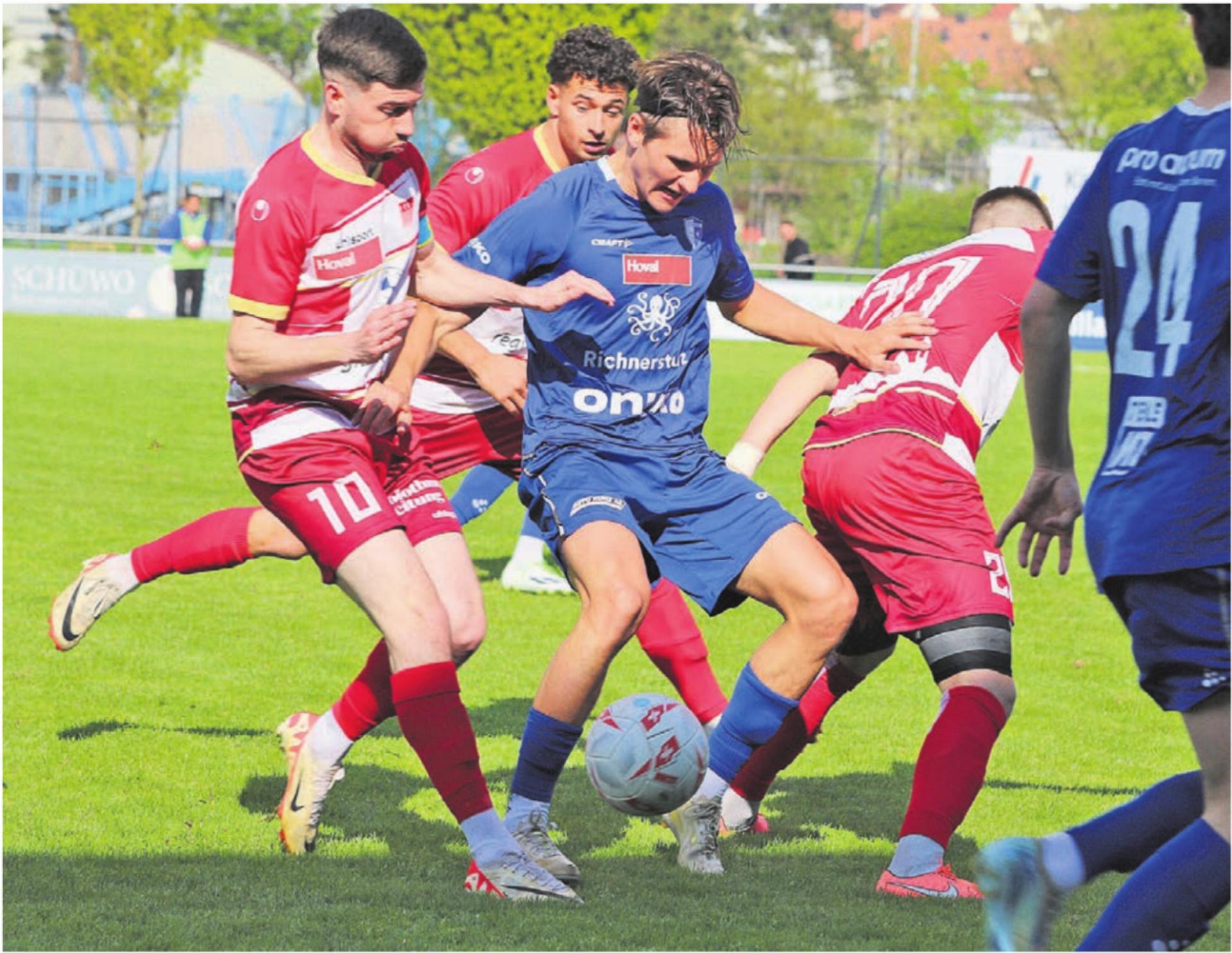 Es war der Knackpunkt, der einen miserablen Saison-Endspurt einläutet: Vor einem Jahr (26. April 2025) verloren die Wohler (Mitte: Javi Gabathuler) gegen die Solothurner 1:3. Bild: spr/Archiv - Das Bild wird blockiert. – Möglicherweise durch einen aktiven Adblocker.